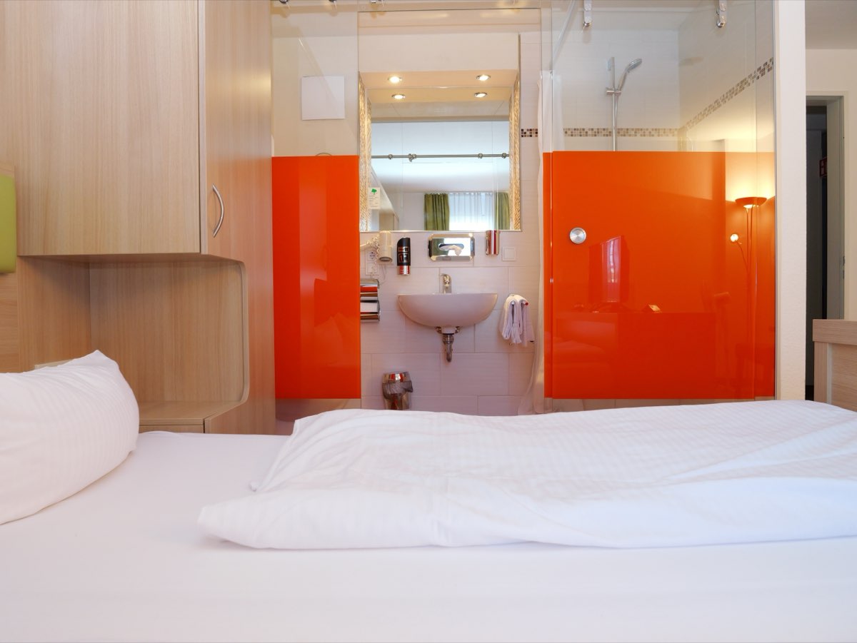 Doppelzimmer Bad AVIVA Karlsruhe
